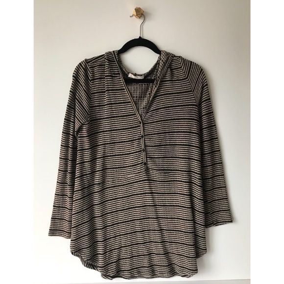 Black and white button up - Picture 1 of 2